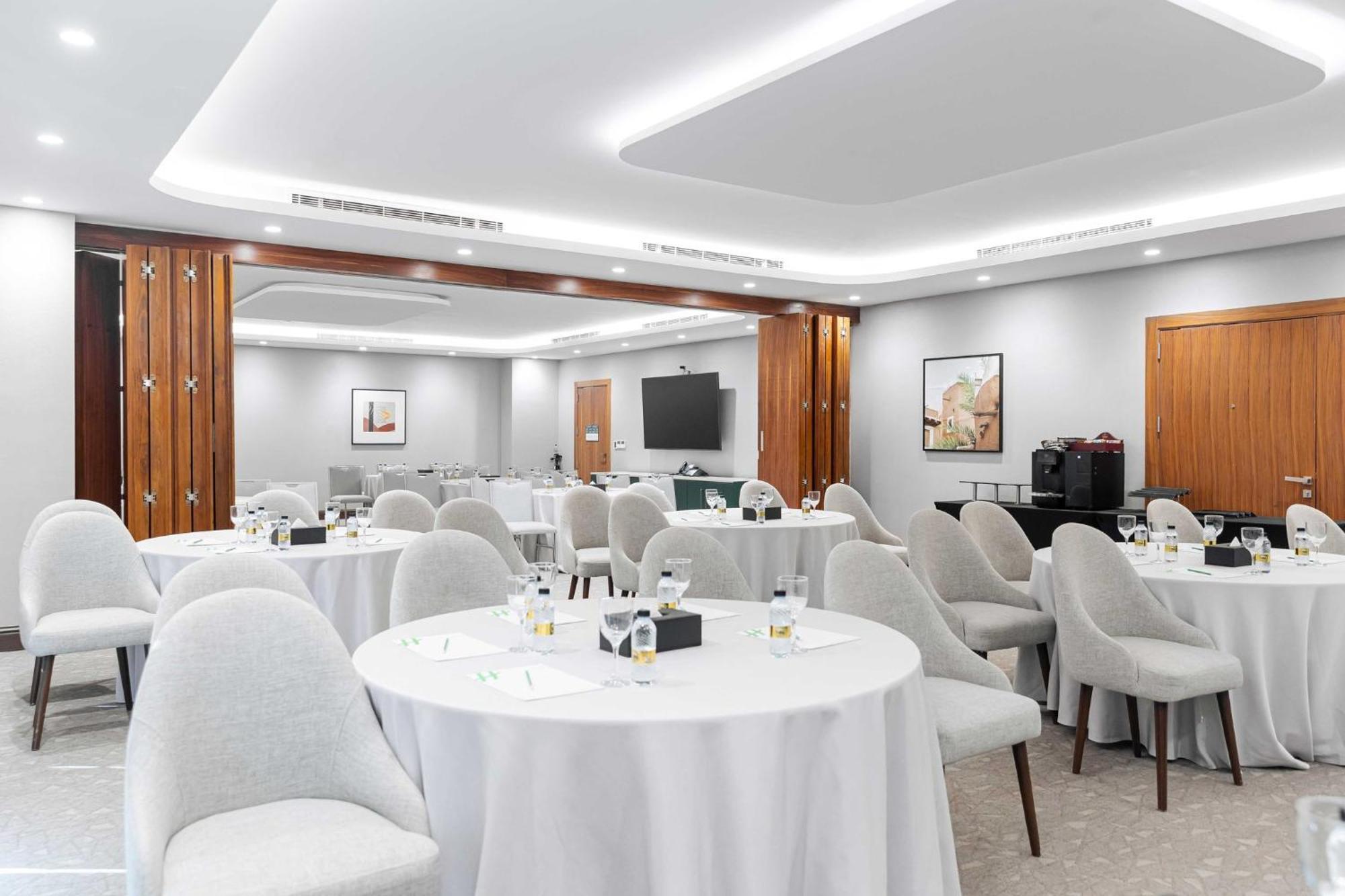 Holiday Inn Riyadh The Business District By Ihg Extérieur photo